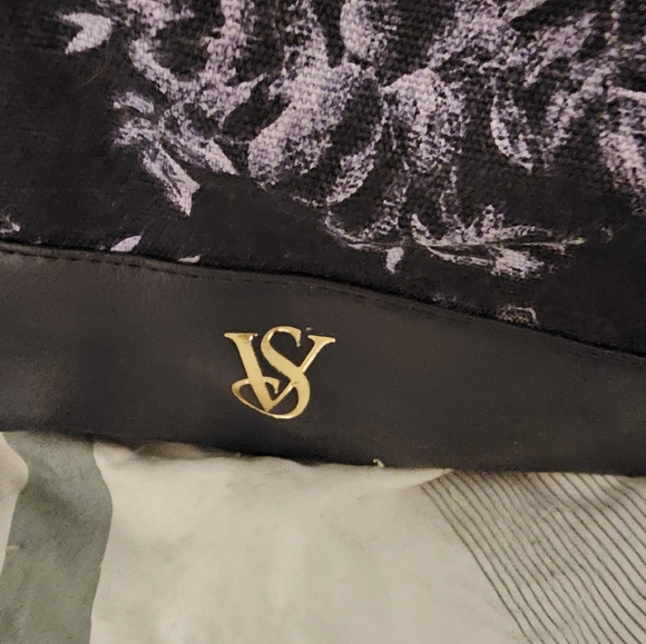 Victoria's Secret Tote Bag NWT - Picture 2 of 6